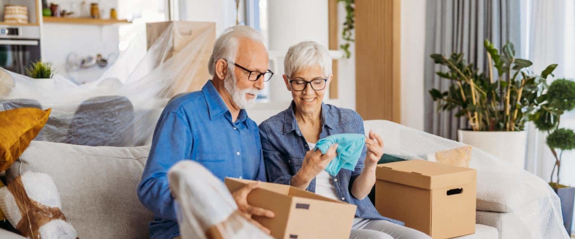 Decluttering and Downsizing Tips: A Guide for Assisted Living Placement Advice and Relocation Assistance